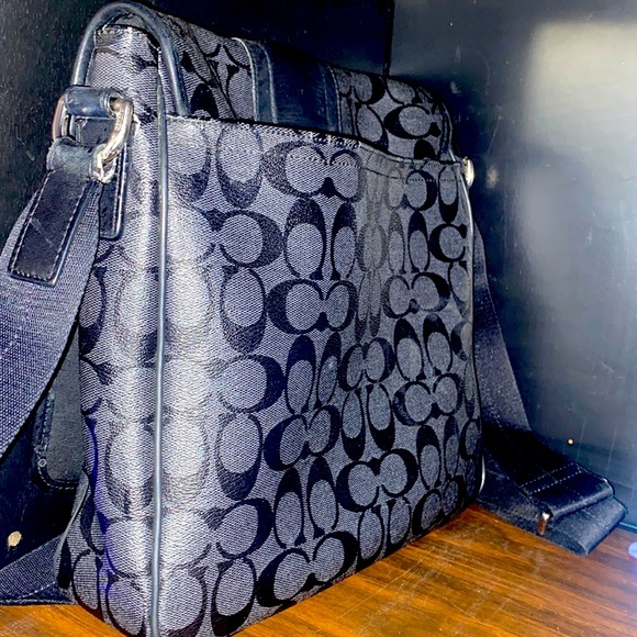 Coach satchel - Picture 1 of 1